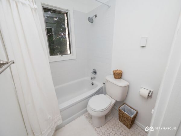 Hamptons Home 1020345