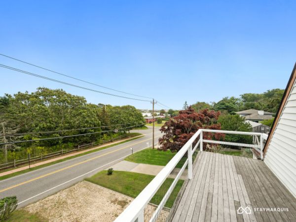 Hamptons Home 1020345
