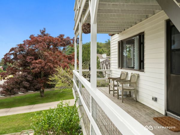 Hamptons Home 1020345
