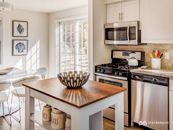 Hamptons Home 1020346