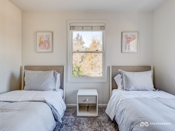Hamptons Home 1020346