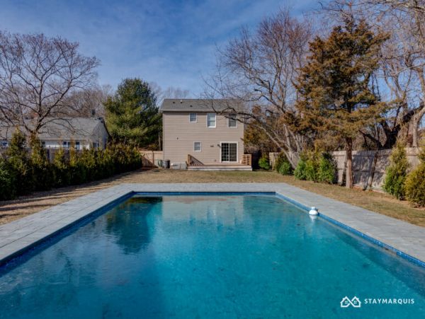 Hamptons Home 1020346