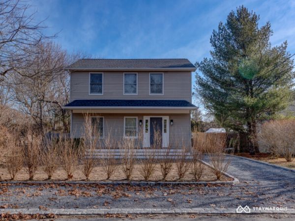 Hamptons Home 1020346
