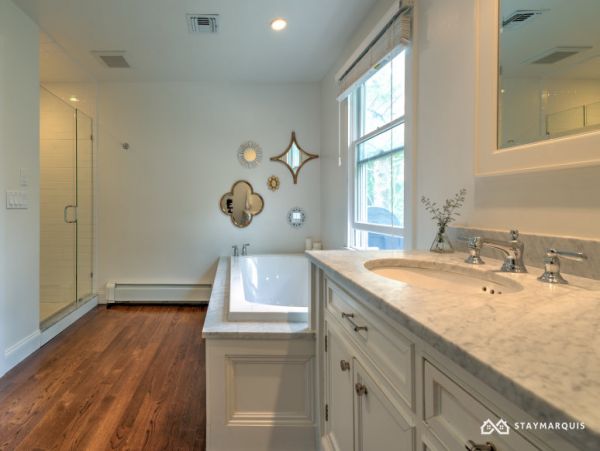 Hamptons Home 1020347