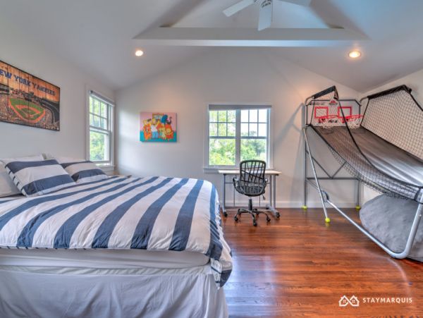 Hamptons Home 1020347