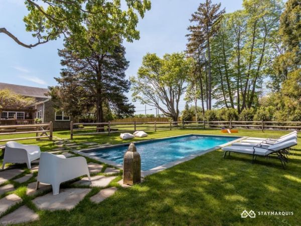 Hamptons Home 1020348