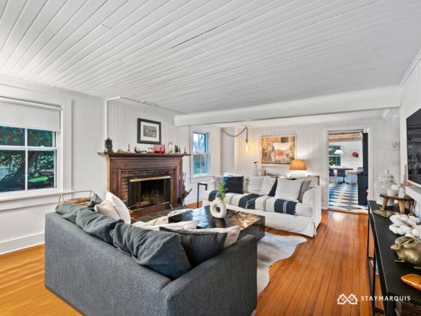 Hamptons Home 1020348