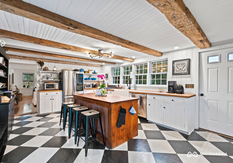Hamptons Home 1020348