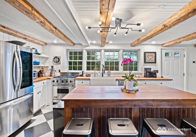 Hamptons Home 1020348