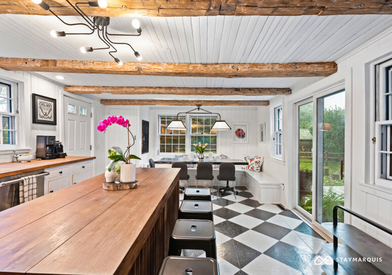 Hamptons Home 1020348
