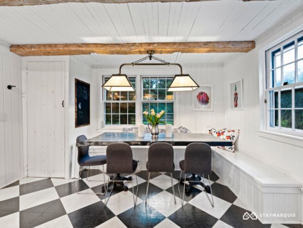 Hamptons Home 1020348