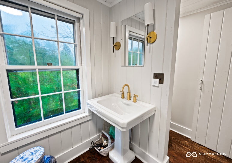 Hamptons Home 1020348