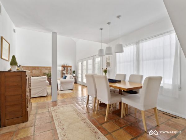 Hamptons Home 1020349