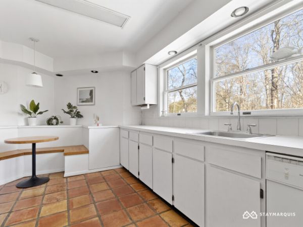 Hamptons Home 1020349