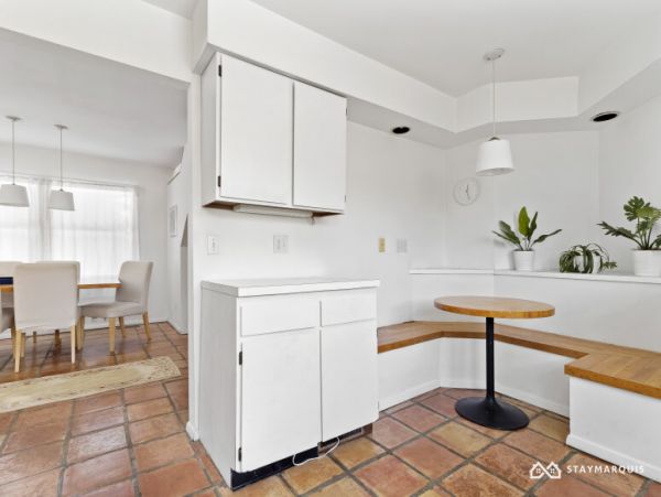Hamptons Home 1020349