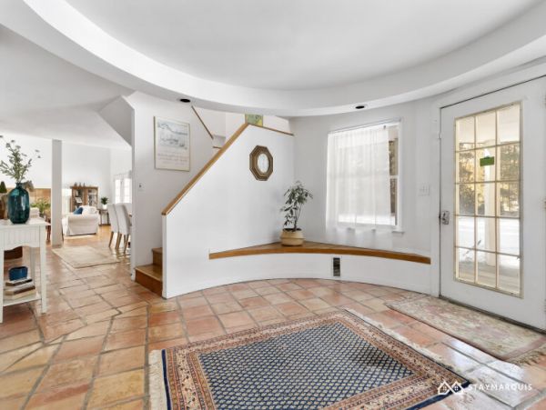 Hamptons Home 1020349