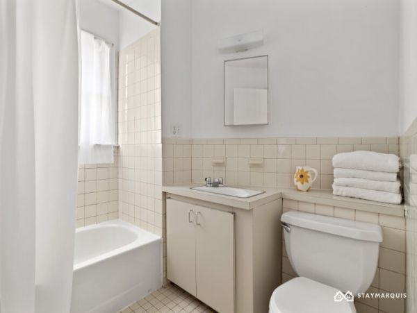 Hamptons Home 1020349