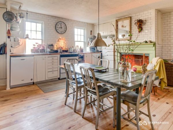 Hamptons Home 1020350