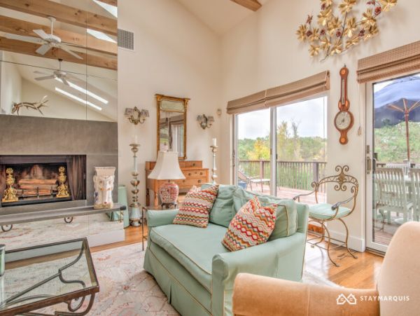 Hamptons Home 1020351