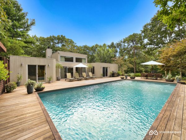 Hamptons Home 1020352