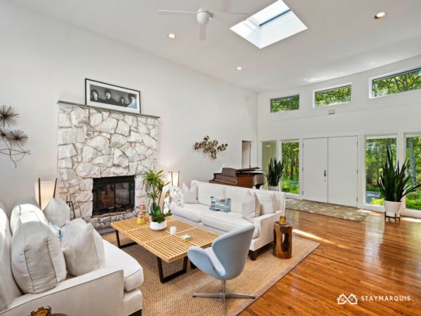 Hamptons Home 1020352