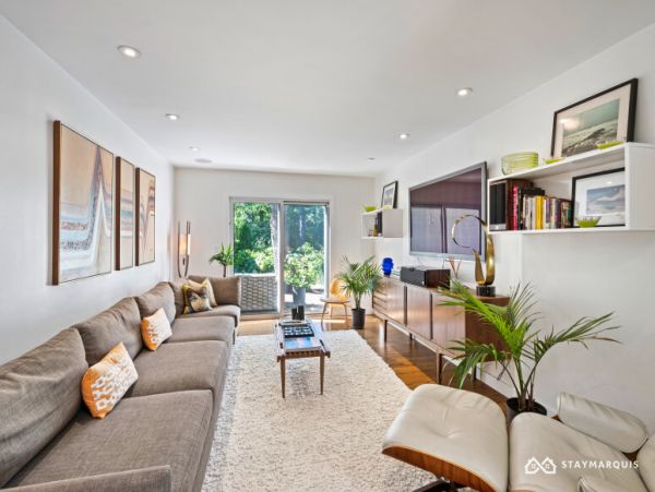 Hamptons Home 1020352