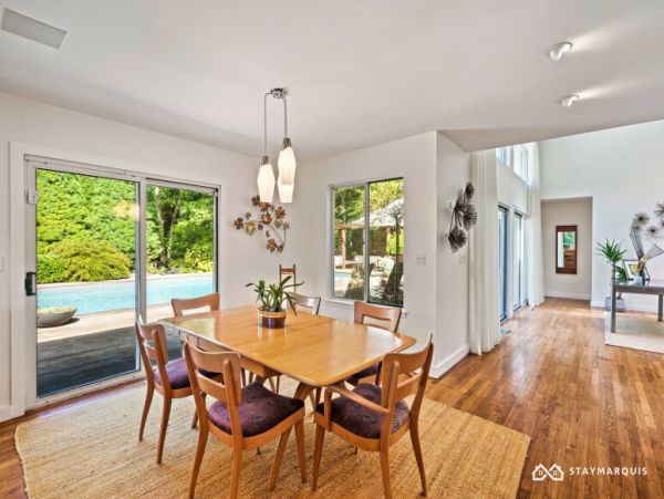 Hamptons Home 1020352