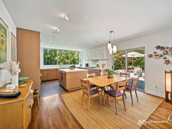 Hamptons Home 1020352