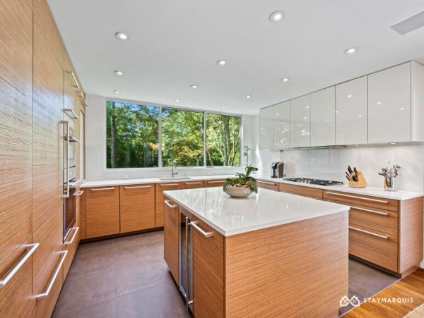 Hamptons Home 1020352