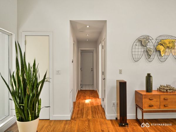 Hamptons Home 1020352