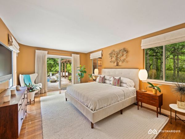 Hamptons Home 1020352