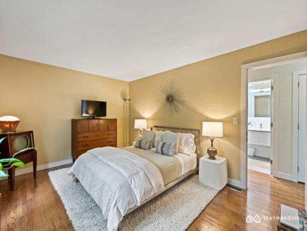 Hamptons Home 1020352