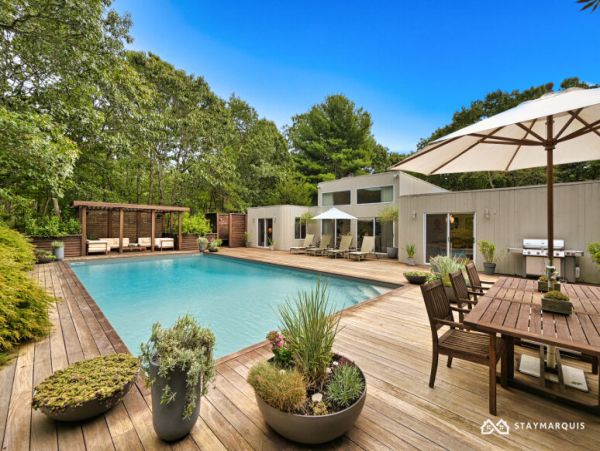 Hamptons Home 1020352