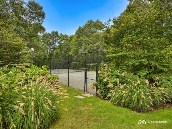 Hamptons Home 1020352