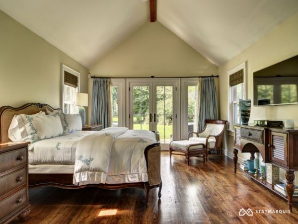Hamptons Home 1020353