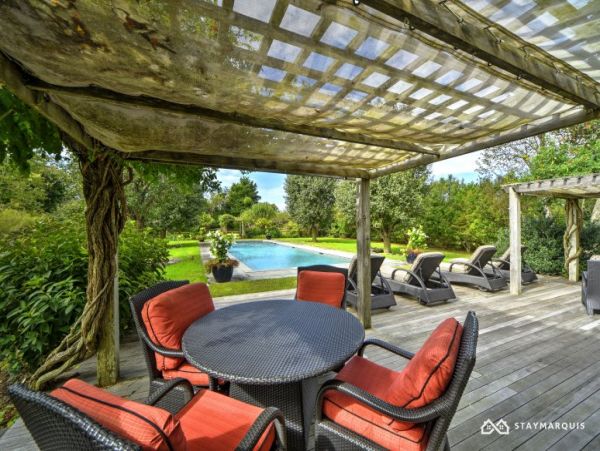 Hamptons Home 1020353