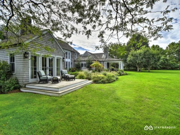 Hamptons Home 1020353