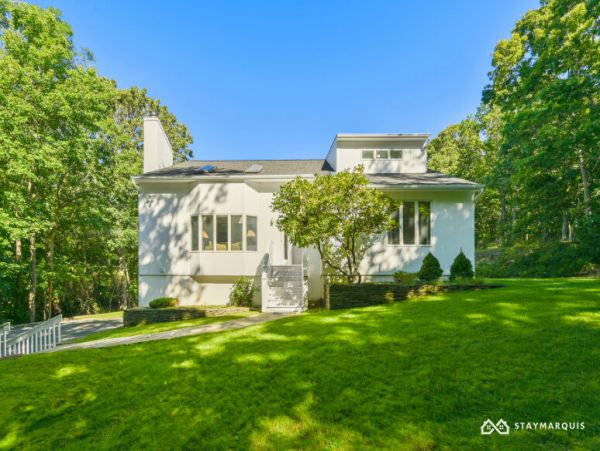 Hamptons Home 1020354