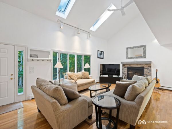 Hamptons Home 1020354