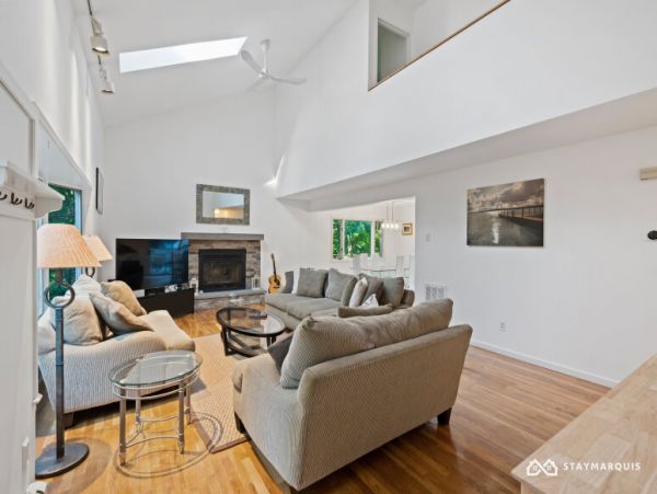 Hamptons Home 1020354