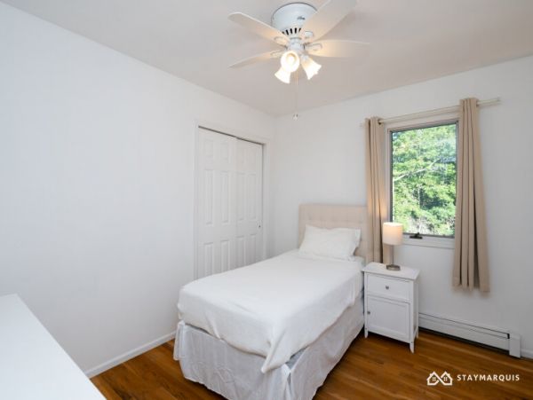 Hamptons Home 1020354