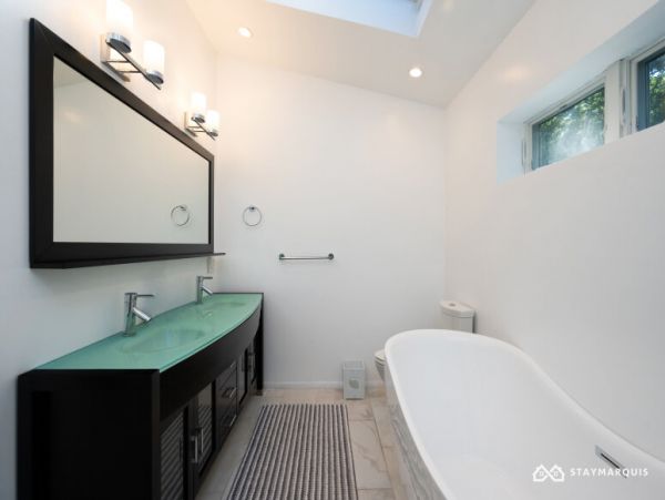 Hamptons Home 1020354