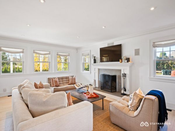 Hamptons Home 1020356