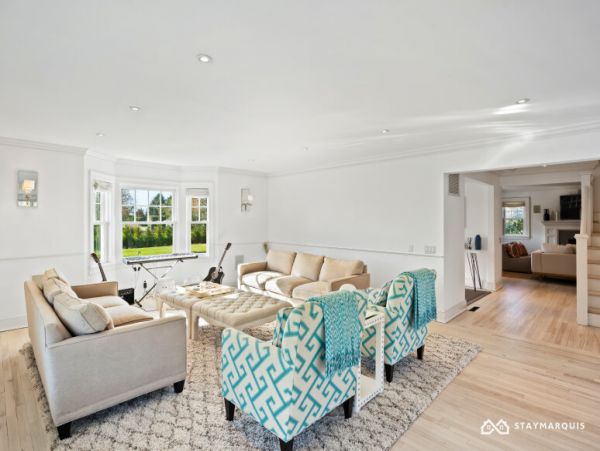 Hamptons Home 1020356