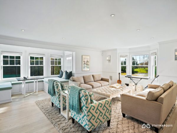 Hamptons Home 1020356