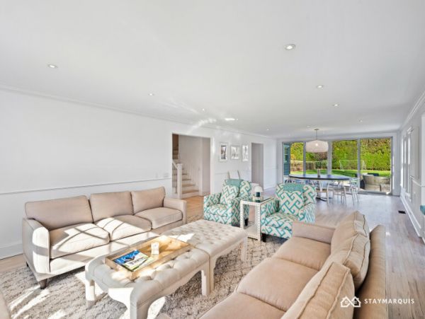 Hamptons Home 1020356