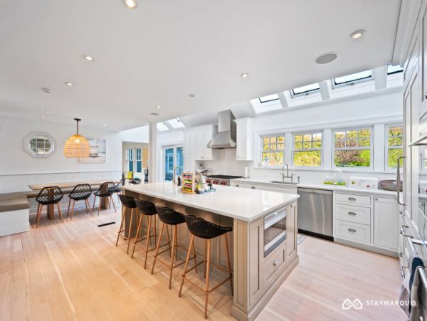 Hamptons Home 1020356