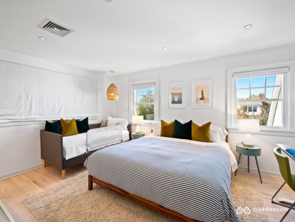 Hamptons Home 1020356