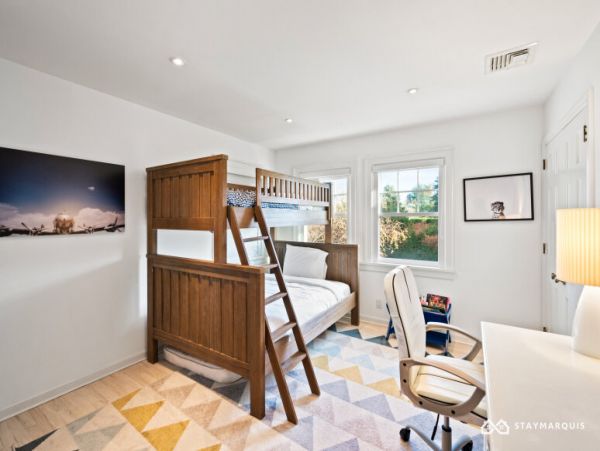Hamptons Home 1020356