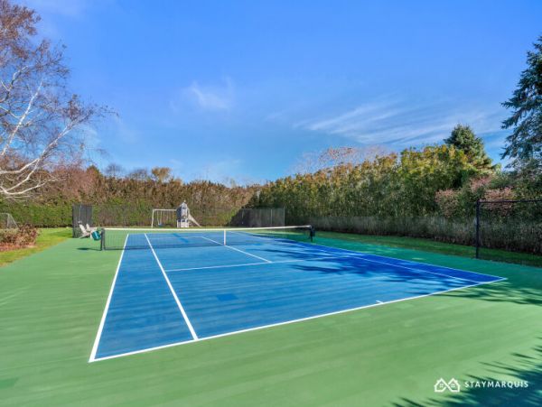 Hamptons Home 1020356